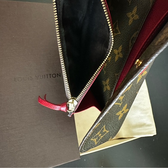 Louis Vuitton Wallet - Picture 7 of 13